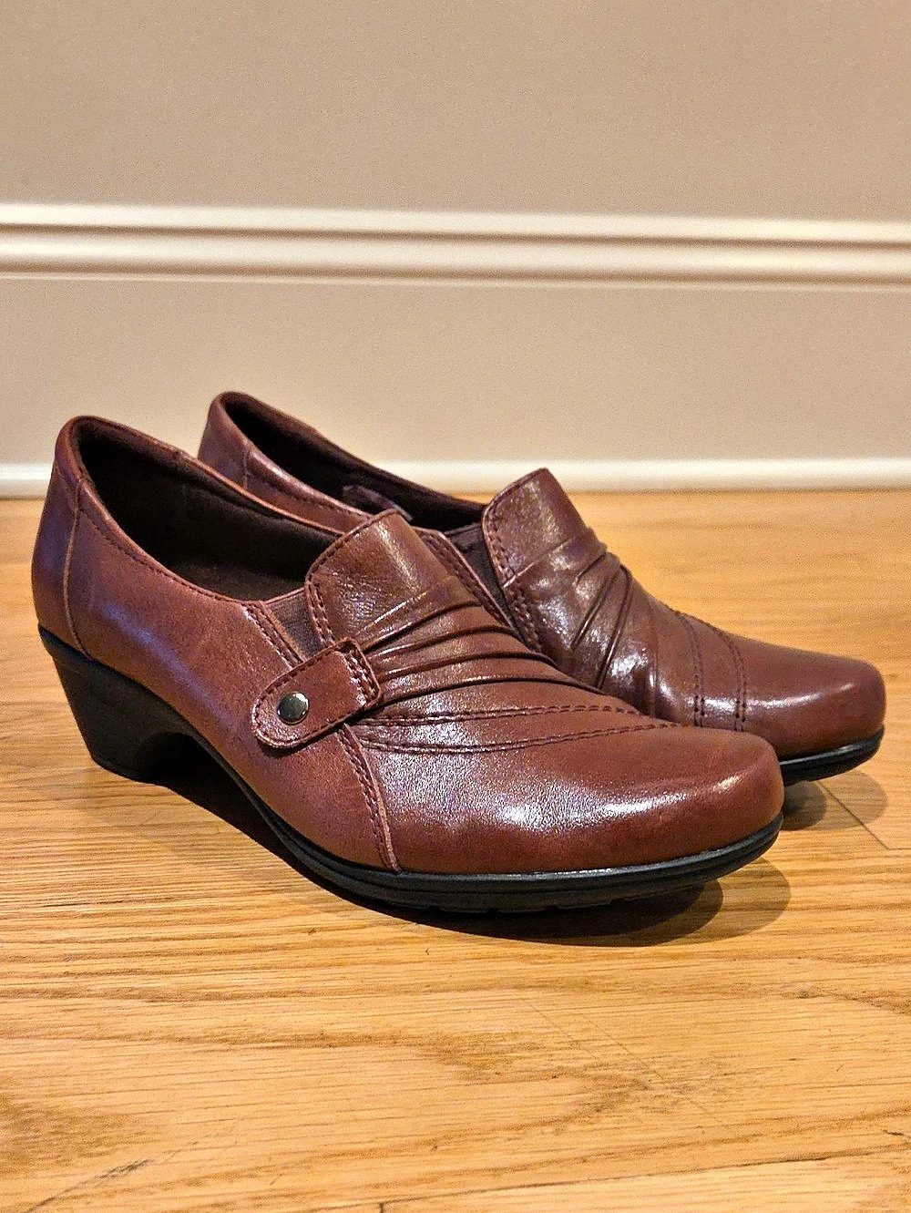 Earrh Origins Slip-On Shoes Burgundy